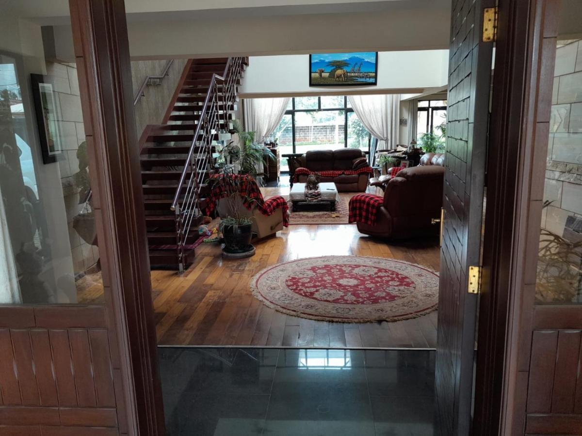 Florances Rest House ไนโรบี ภายนอก รูปภาพ