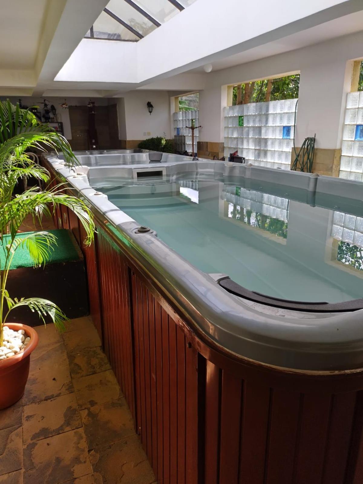 Florances Rest House ไนโรบี ภายนอก รูปภาพ