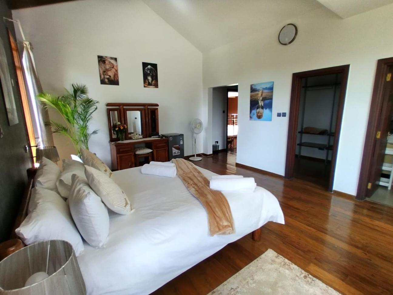 Florances Rest House ไนโรบี ภายนอก รูปภาพ